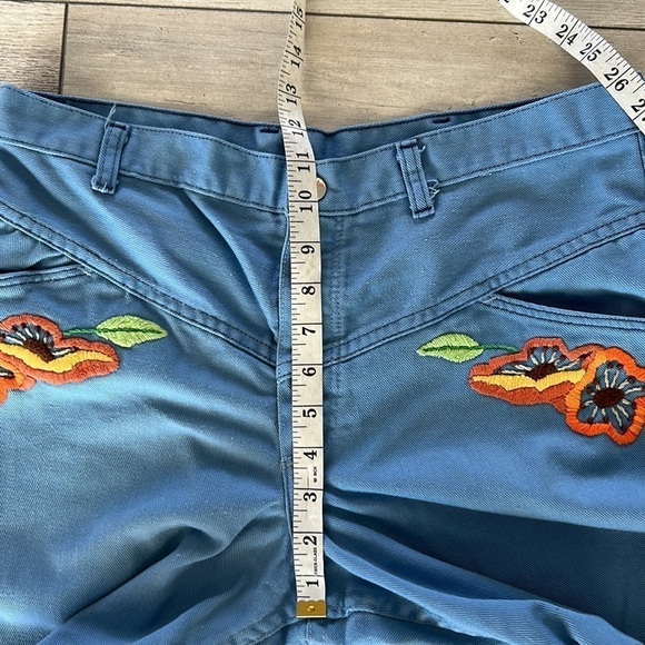 Vintage 1960s wide leg bell bottom wranglers with embroidery size 18 - Picture 10 of 16